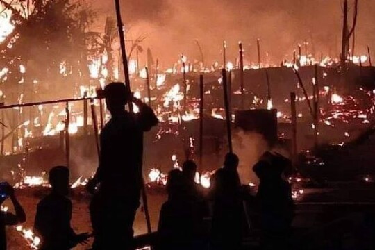 Rohingya camp catches fire again, more than 500 homes burnt to ashes