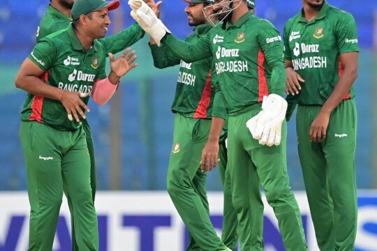 Bangladesh beat Ireland by 77 runs to seal T20 series