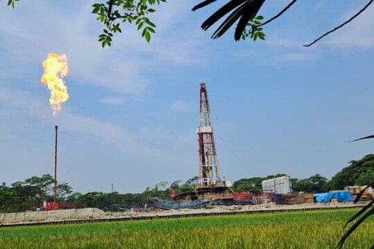 Gas experimentally extracted from new well in Bhola