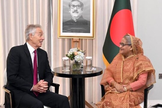 Blair meets PM Hasina, lauds Bangladesh's economic growth