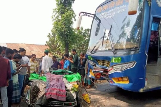 Bus-three wheeler collision kills 5 in Ctg’s Boalkhali