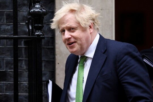 Johnson back to UK PM bid