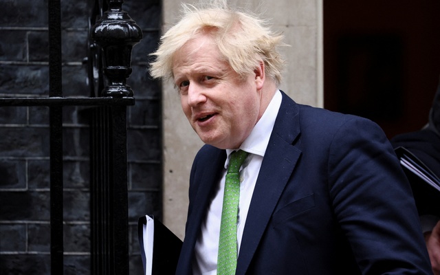 Johnson back to UK PM bid