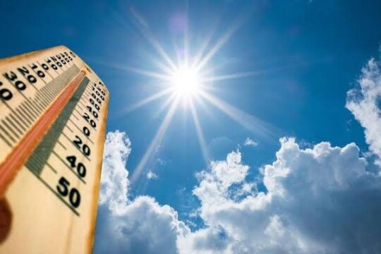 Mild heatwave to continue in four districts