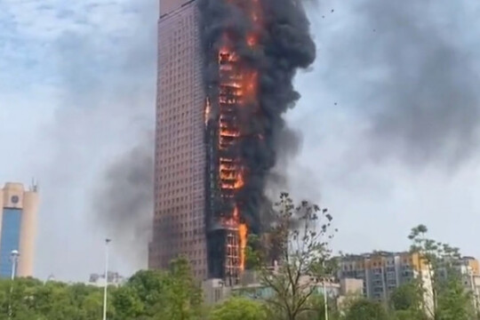 42-storey building engulfed in China
