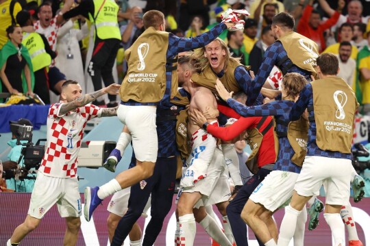 Croatia beat Brazil on penalties to reach WC semis