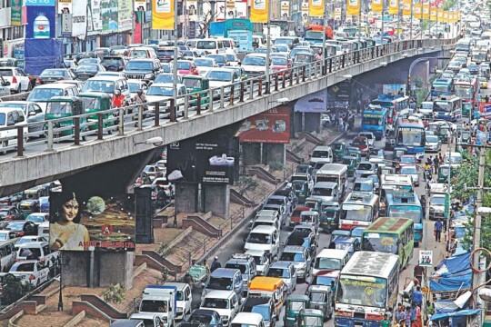 Commuters suffer due to heavy traffic on Airport road