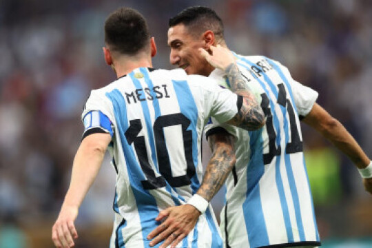 Messi, Di Maria keep Argentina ahead of France with 2-0 lead