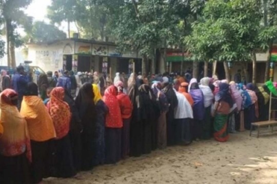 Voting underway at 835 Union Parishads