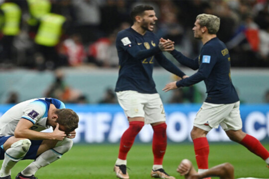 Giroud sends France into World Cup semis as England miss late penalty