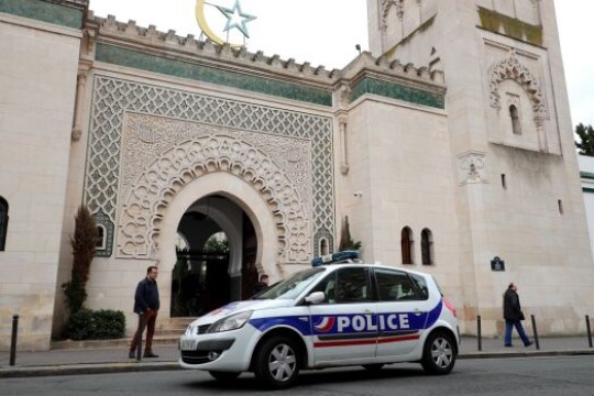 France closes mosque north of Paris after 'unacceptable' preaching