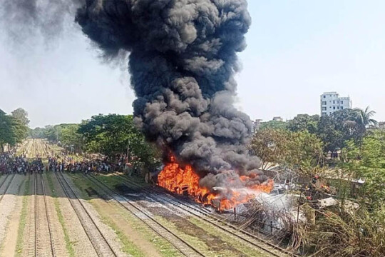 Chittagong railway line warehouse catches fire; 12 units under control