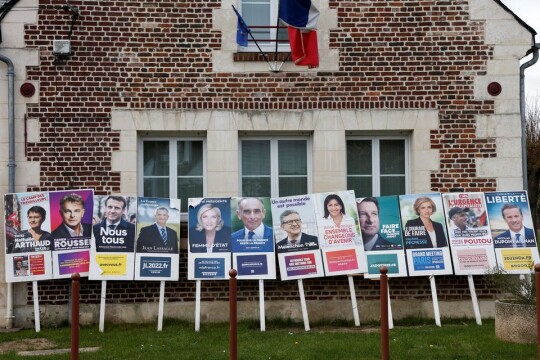 Voters prepare to cast ballot in French presidential poll
