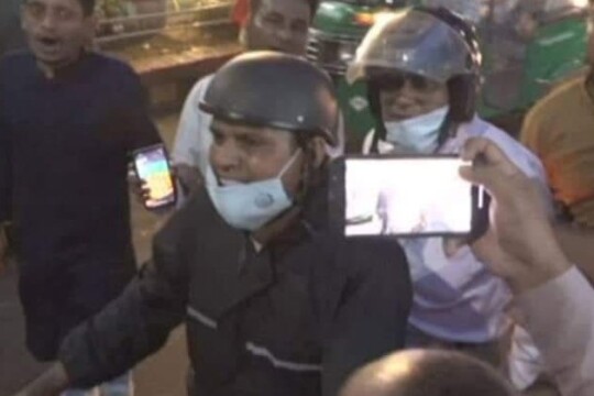 Hasan joins Chattogram rally by motorbike due to traffic jam
