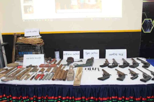 Illegal arms factory unearthed in Chattogram, one held