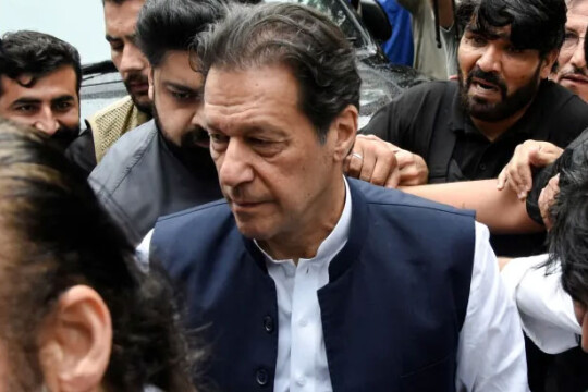 Imran Khan says fearing arrest as police surround Lahore house