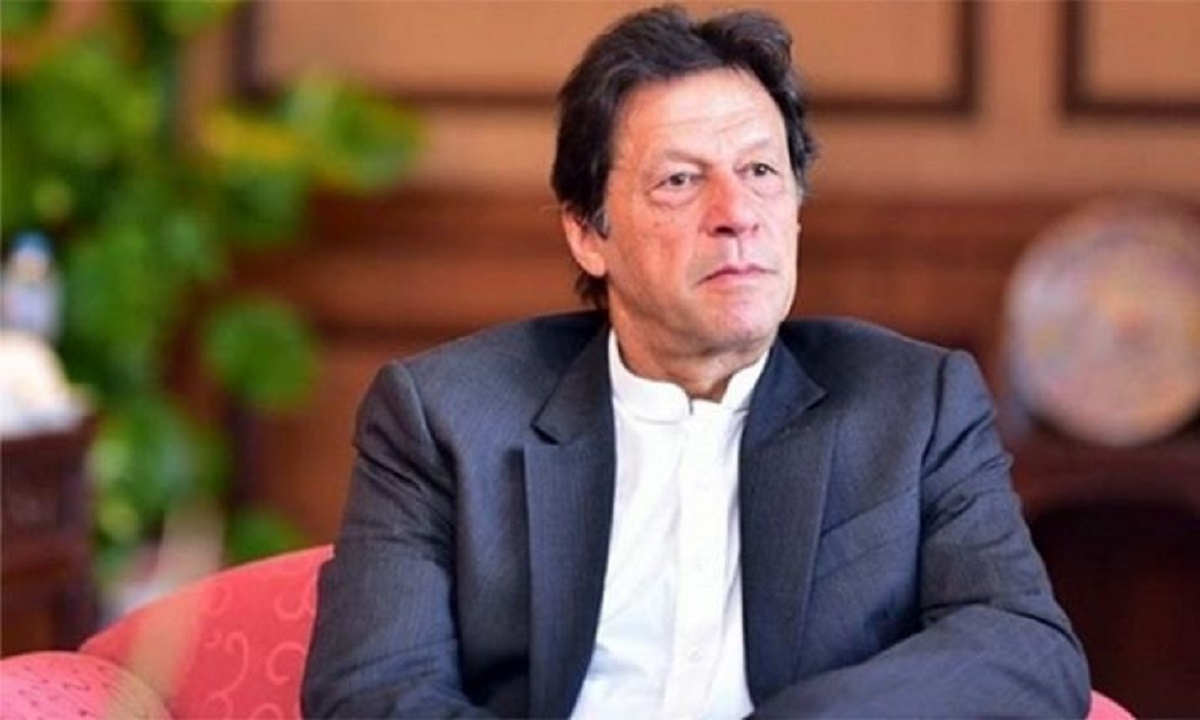 Imran Khan, en route to Islamabad, shot in foot