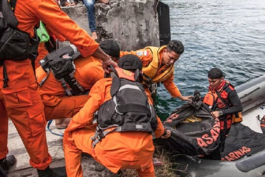 25 missing in Indonesia ferry capsize