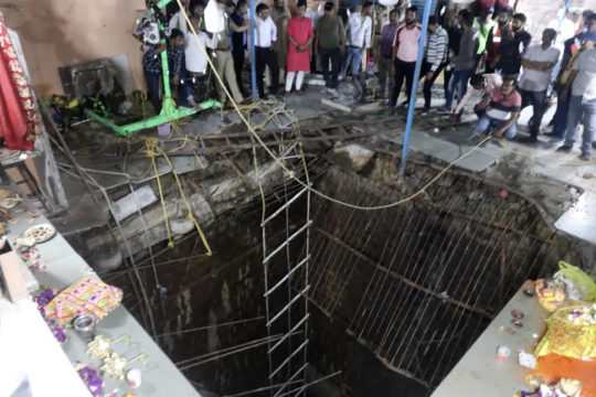 Temple well roof collapses in India; 35 dead, 14 rescued