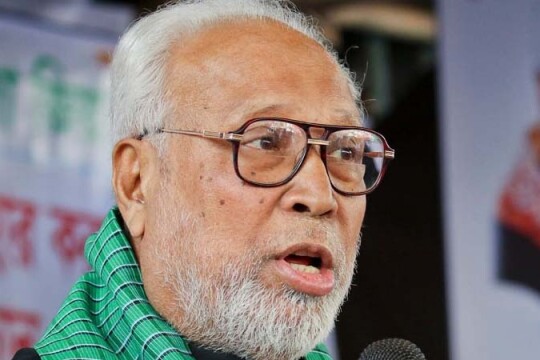 Kader Siddique prevents female UNO from giving guard of honor to departed freedom fighter