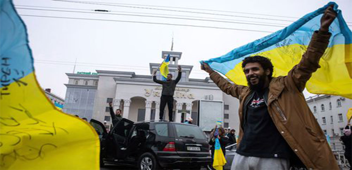 Kherson celebrates Russian exit amid no power, no water