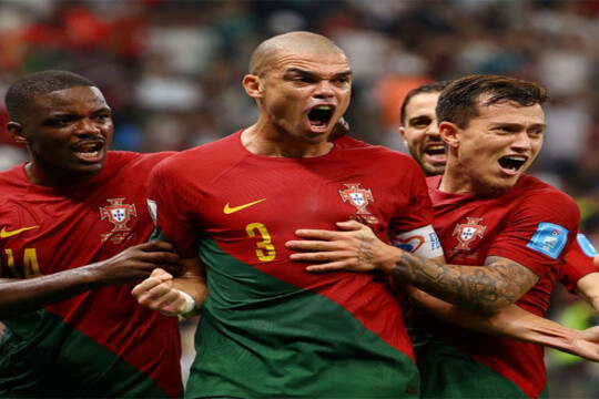 Portugal power into last eight with 6-1 demolition of Switzerland