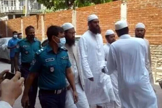 Hefazat leader Mamunul Haque not released despite getting bail in 5 cases