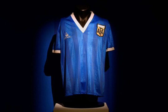 Maradona's 1986 World Cup final shirt back to Argentina
