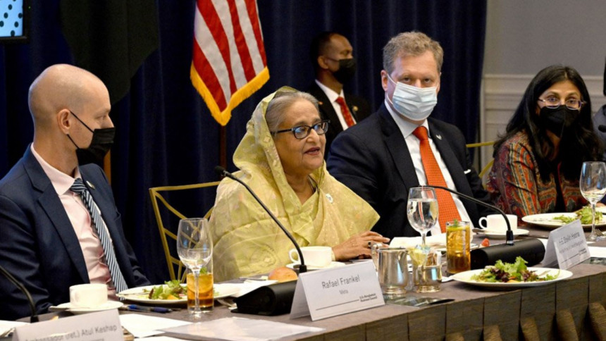 PM invites US to make larger investments in Bangladesh