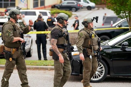 Police officer among 5 killed in US shooting