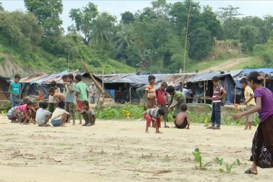 Bangladeshi youth loses leg in mine explosion near Myanmar border