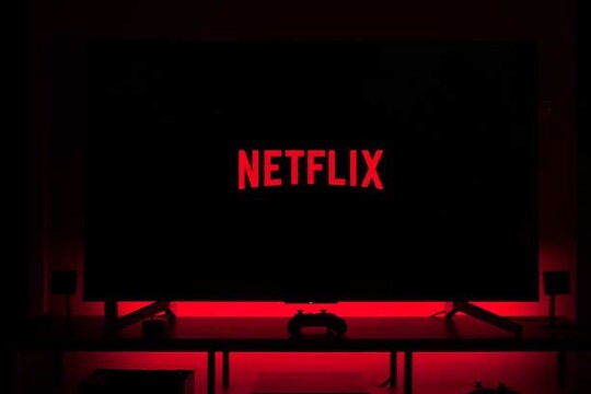 Netflix mulls $7-$9 per month for its ad-supported subscription