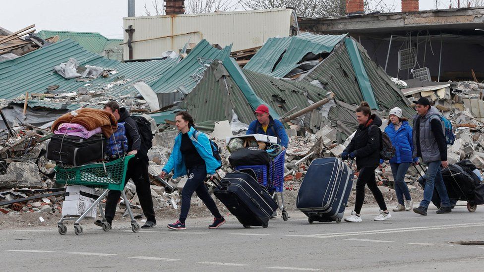Mariupol mayor appeals for 'full evacuation'