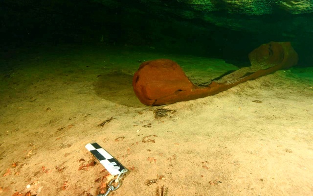 Archaeologists in Mexico find 1,000-year-old Mayan canoe