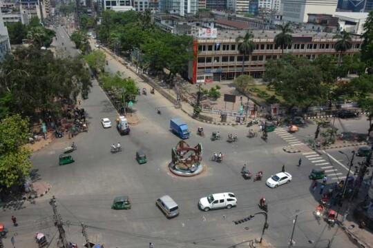 Experts find lockdown in Bangladesh unscientific, half-hearted
