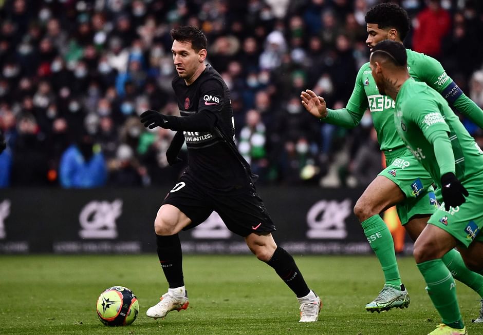 Messi in assist mode as PSG beat 10-man St Etienne