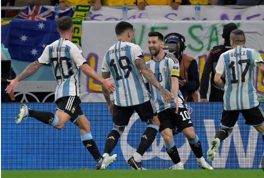 Magical Messi helps Argentina into WC last eight