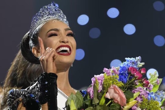R’Bonney Gabriel of USA crowned Miss Universe