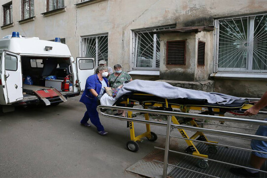 Russia records 39,658 daily COVID-19 cases, 77 deaths - crisis center