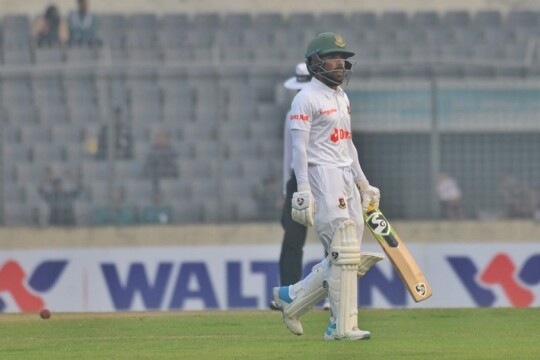Bangladesh dismissed for 227 despite Mominul‍‍`s 84