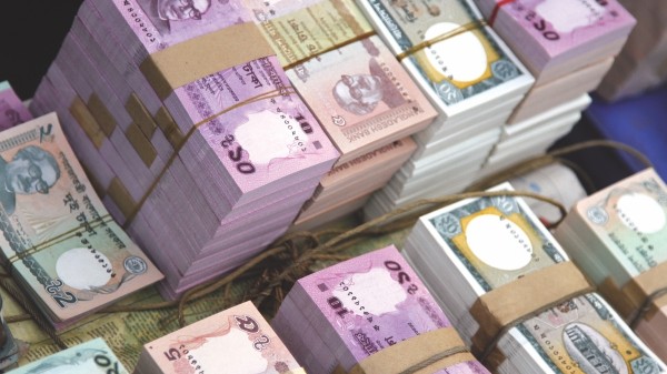Ahead of Eid, banks struggling with huge pressure of cash withdrawals