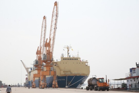 500 metric tonnes fertiliser-laden ship sinks near Mongla port