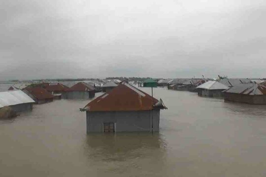 2 lakh people stranded as flood situation worsens in Kurigram