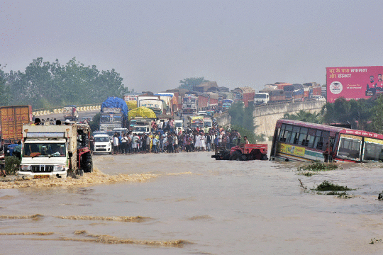 Heavy rains in Sri Lanka, India kill 25