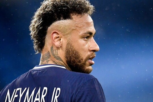 Neymar says he wants to stay at PSG