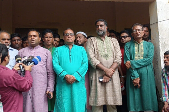 Gaibandha-5 bypolls: Awami League followers demand CEC's punishment