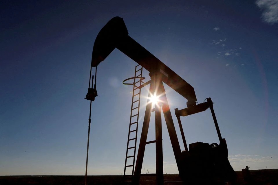 Oil hits highest since 2014 as Russia-Ukraine tension escalates