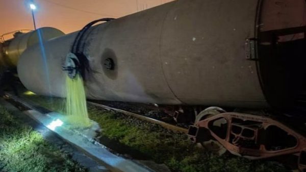 40,000 litres of diesel spilled after Ctg train derailment