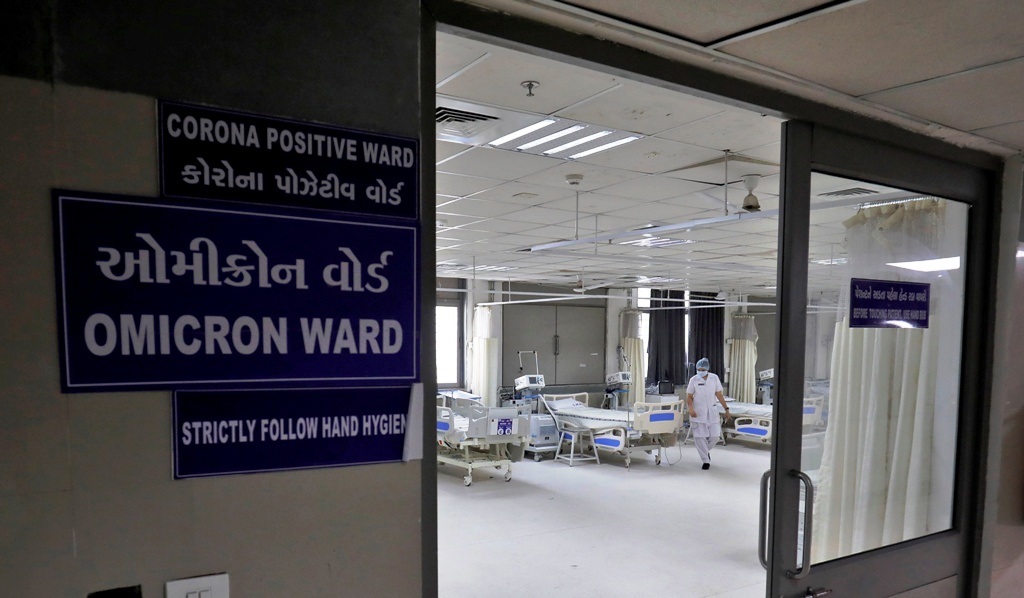 India reports first death linked to Omicron