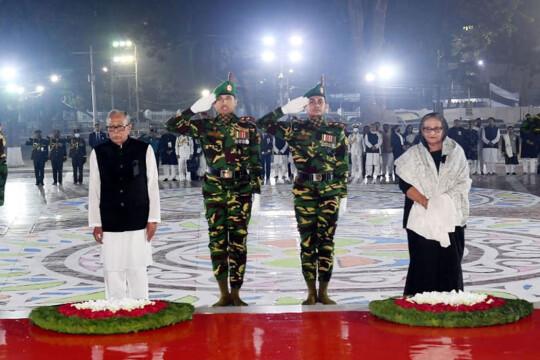 President, PM lead nation in paying tribute to Language Movement heroes
